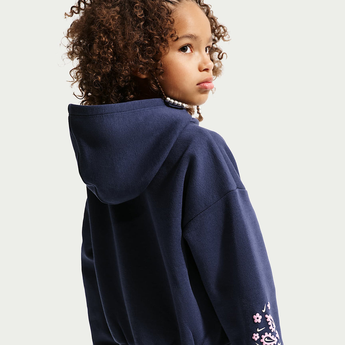 Conjunto de sudadera con gorro y pantalones de entrenamiento para niños talla pequeña Nike Retro Remix – Azul marino medianoche – vista 3