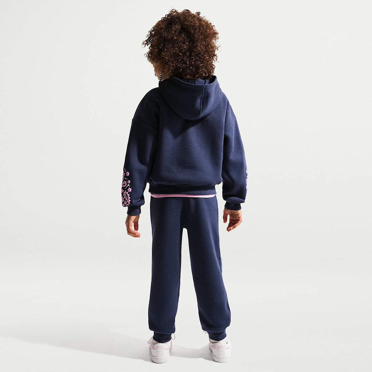 Conjunto de sudadera con gorro y pantalones de entrenamiento para niños talla pequeña Nike Retro Remix – Azul marino medianoche – vista 7
