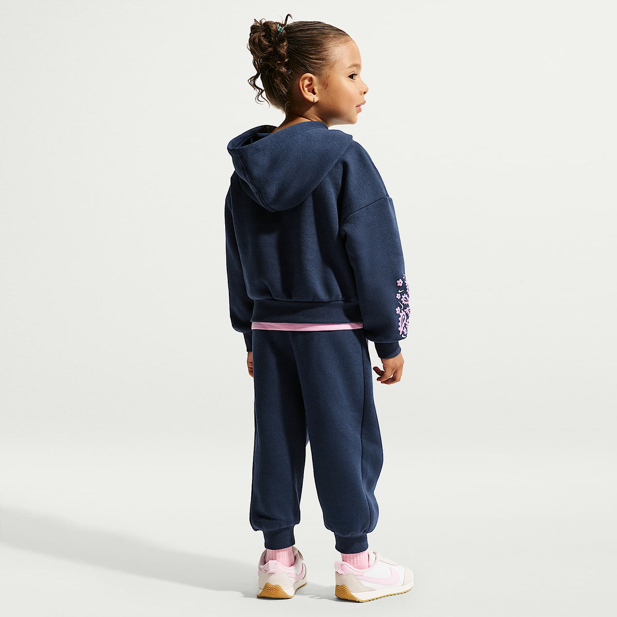 Conjunto infantil de pantalones de entrenamiento y sudadera con gorro Nike Retro Remix – Azul marino medianoche – vista 7
