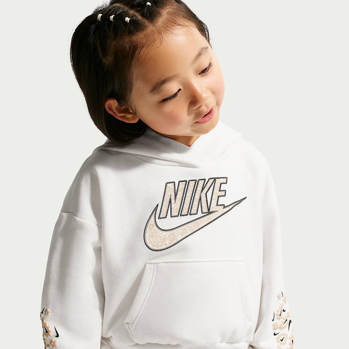Conjunto infantil de pantalones de entrenamiento y sudadera con gorro Nike Retro Remix – Vela – vista 1