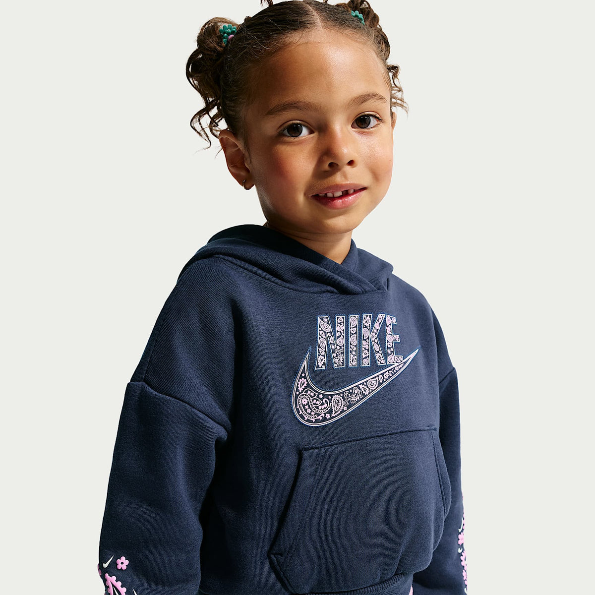 Conjunto infantil de pantalones de entrenamiento y sudadera con gorro Nike Retro Remix – Azul marino medianoche – vista 2