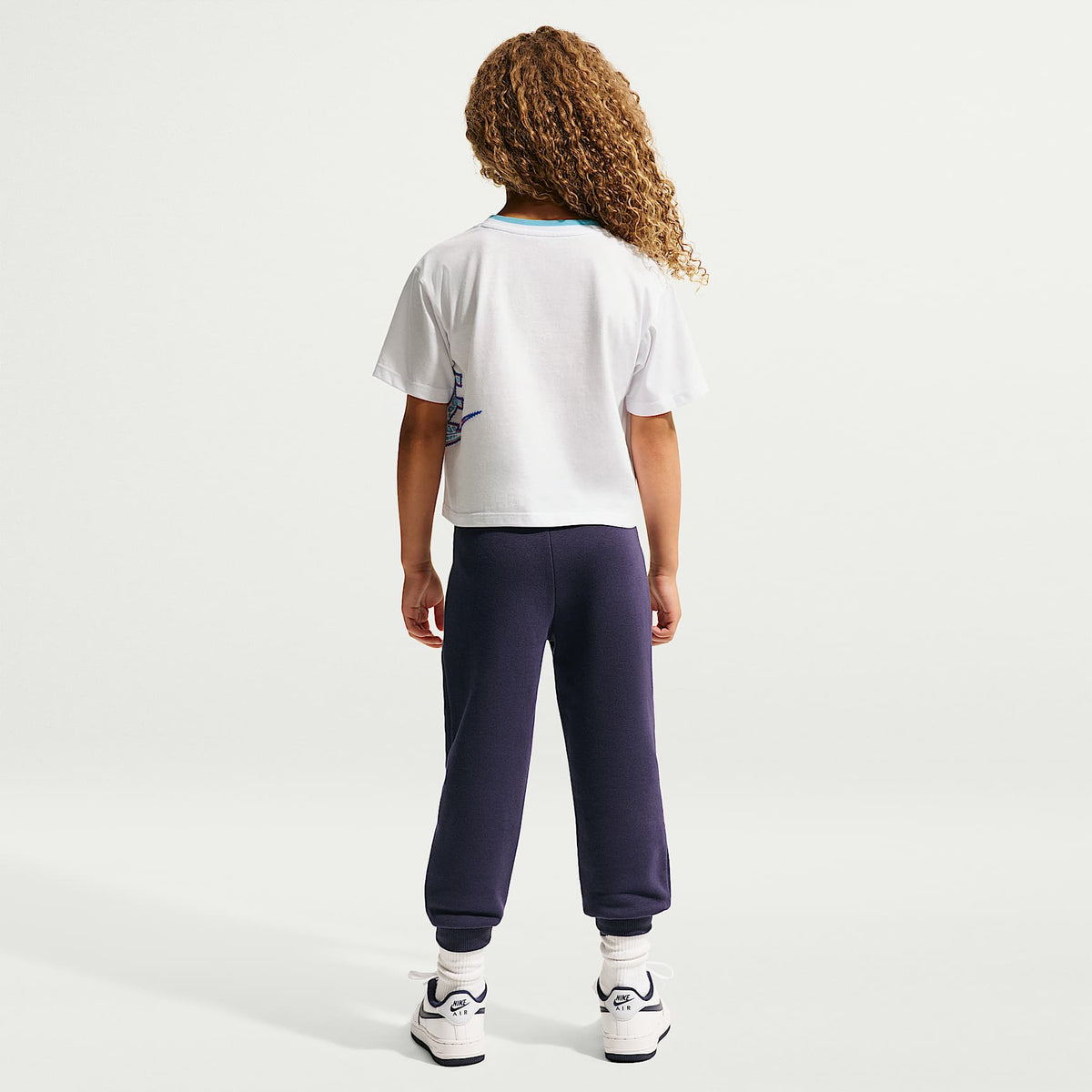 Playera para niños talla pequeña Nike Retro Remix – Blanco – vista 5