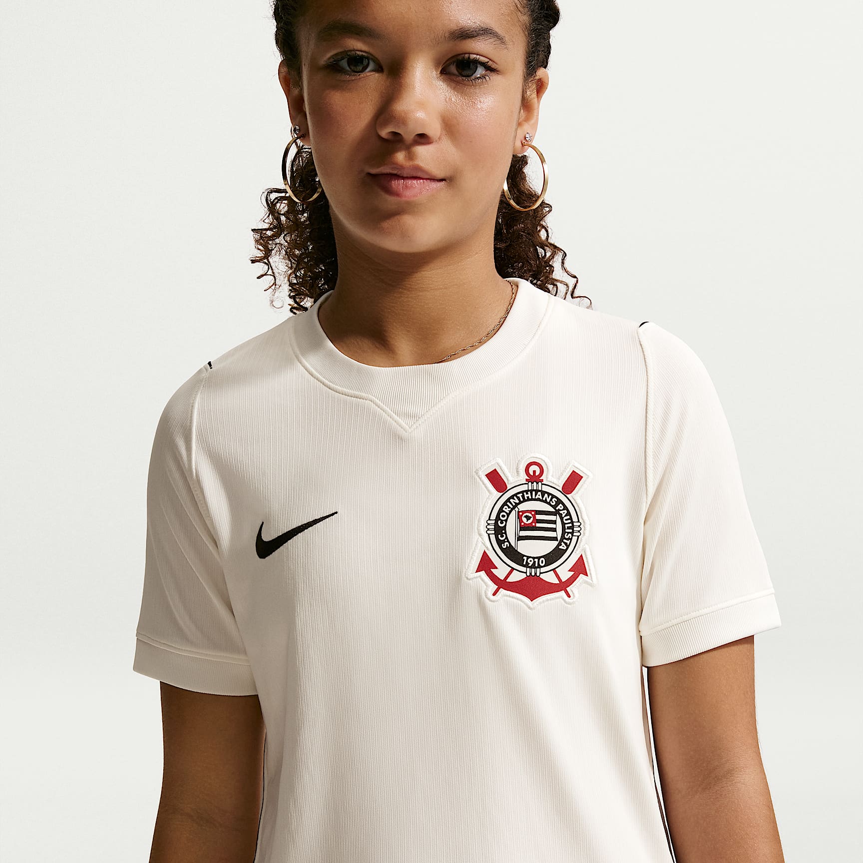 Jersey de futbol Nike Dri-FIT Replica del S.C. Corinthians local 2026/27 Stadium para niños talla grande – Vela/Negro/Negro – vista 2