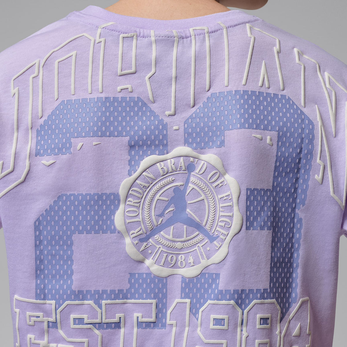 Playera Secret Garden Collegiate para niños talla grande Jordan – Bruma violeta – vista 5