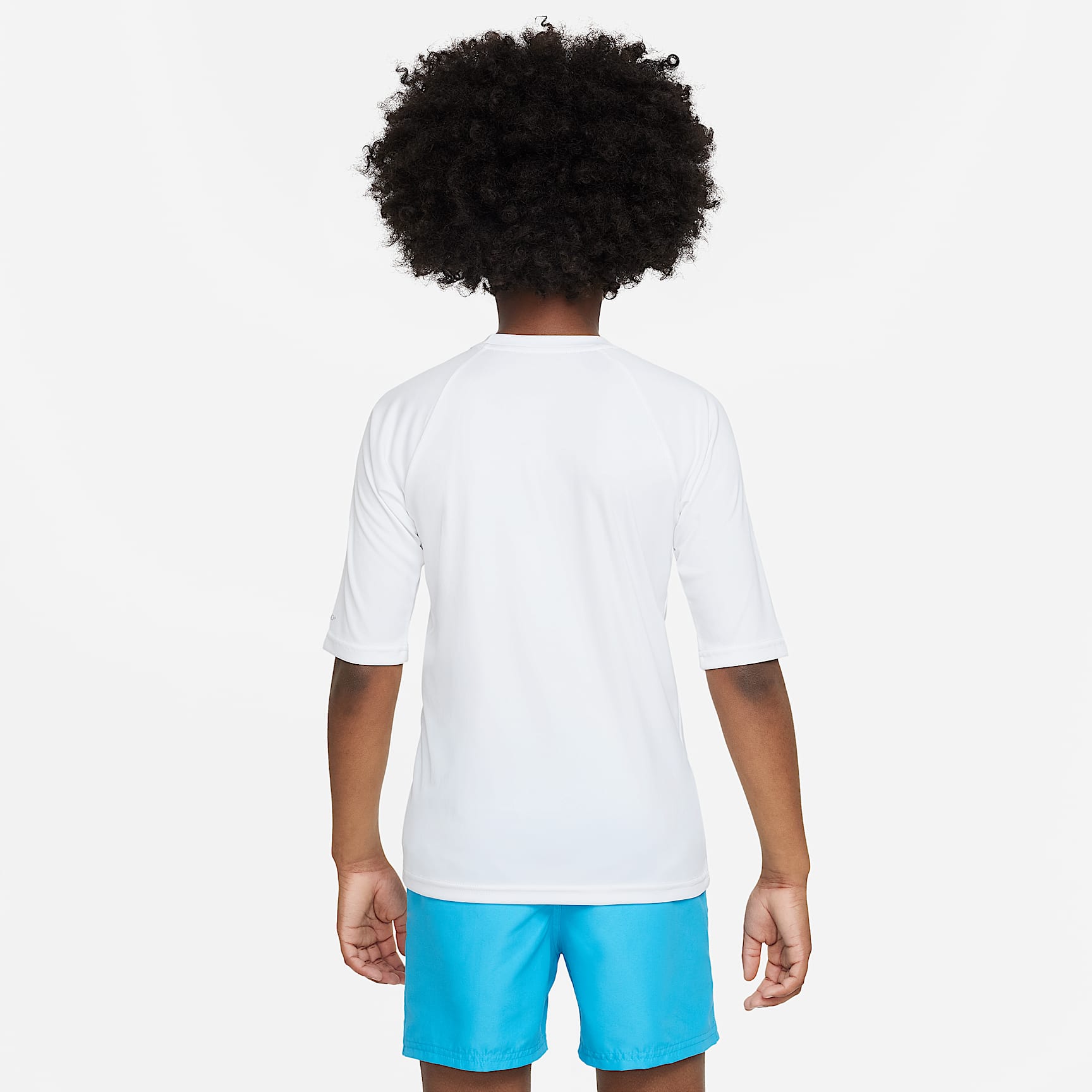 Playera de manga corta Dri-FIT con protección contra los rayos UV para niño talla grande Nike Swim Hydroguard Essential – Blanco – vista 2