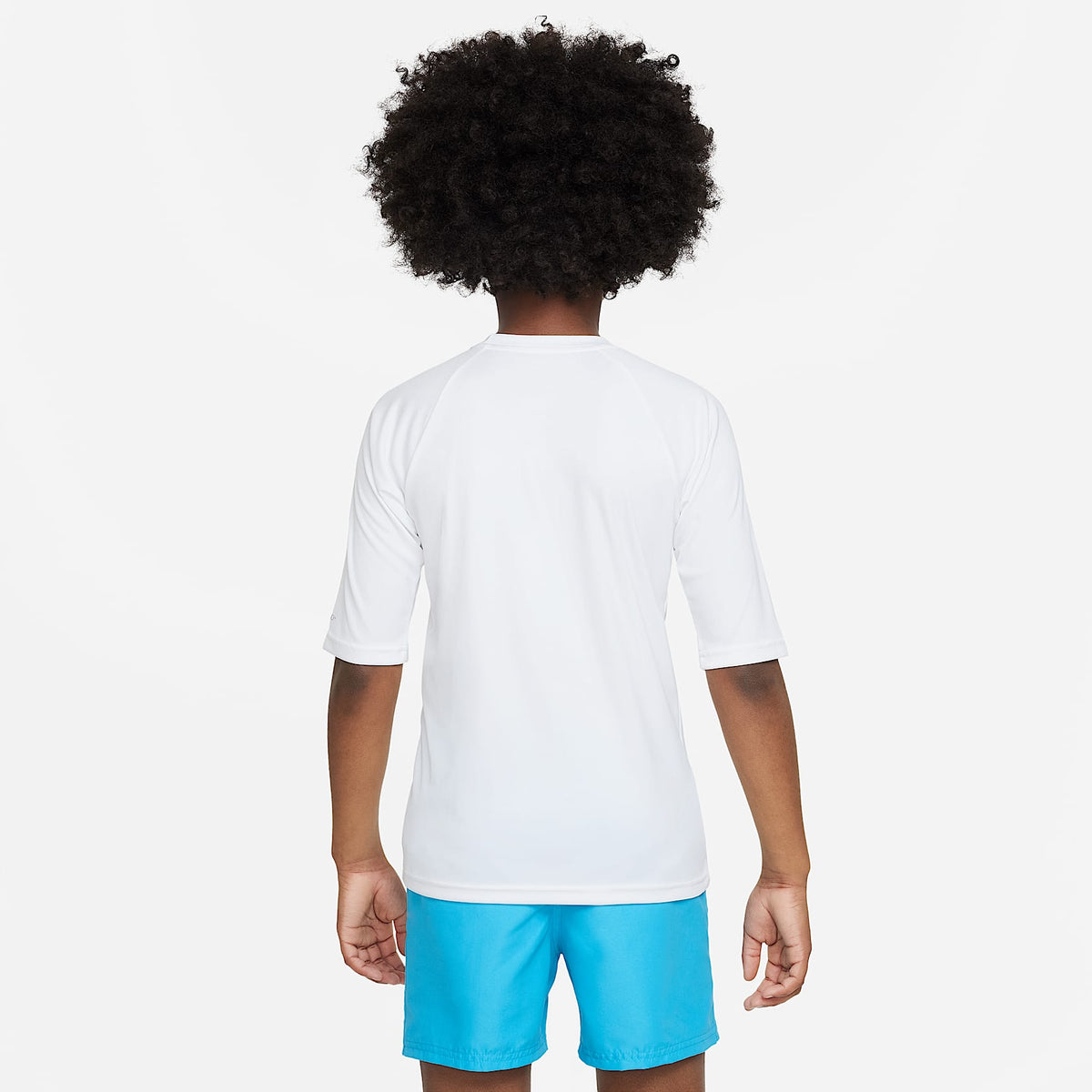 Playera de manga corta Dri-FIT con protección contra los rayos UV para niño talla grande Nike Swim Hydroguard Essential – Blanco – vista 2