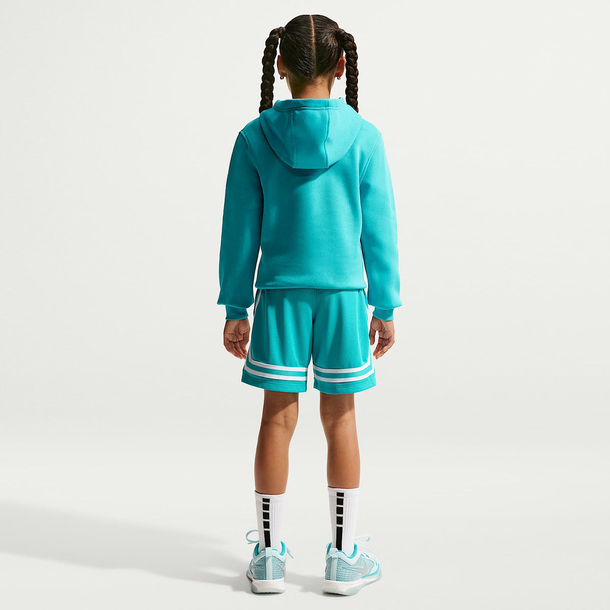 Shorts de básquetbol Dri-FIT Crossover para niños talla grande Sabrina – Cactus empolvado/Cactus empolvado/Blanco – vista 7
