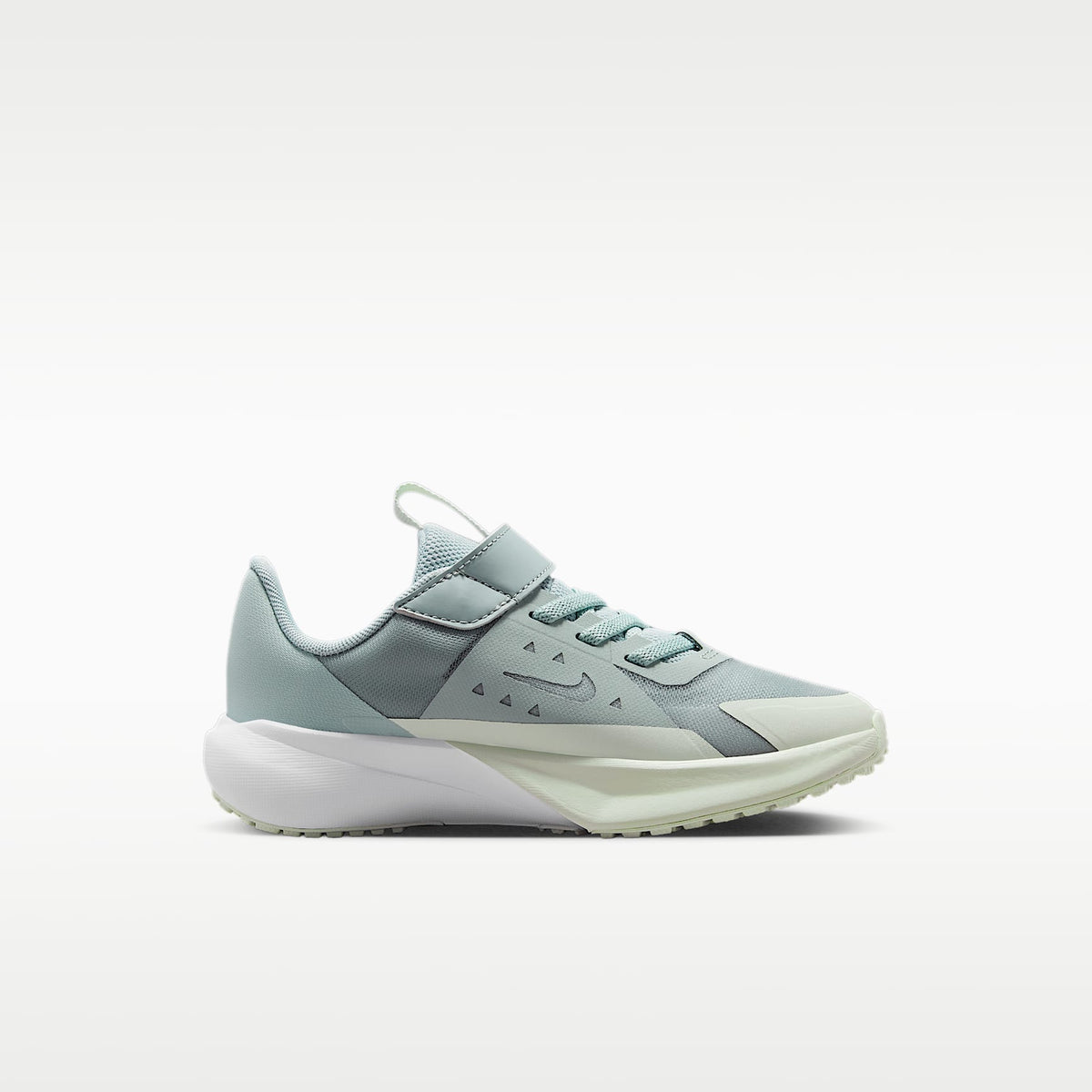 Nike Sonic Fly – Piedra pómez claro/Halo pícea/Piedra pómez claro/Blanco – vista 3
