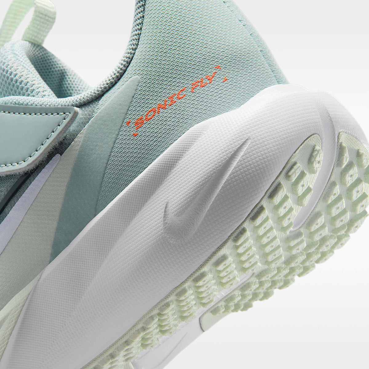 Nike Sonic Fly – Piedra pómez claro/Halo pícea/Piedra pómez claro/Blanco – vista 8