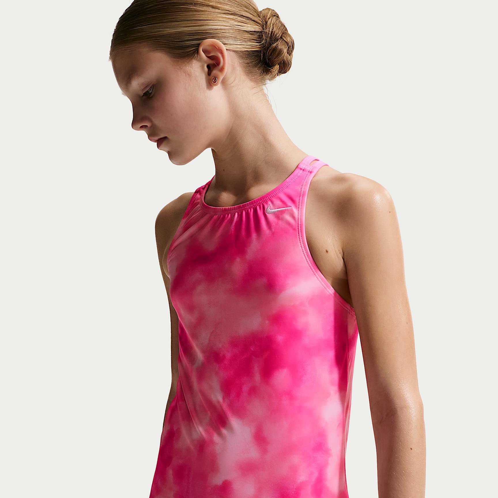 Conjunto de tankini con espalda cruzada para niña talla grande Nike Swim – Rosa resplandor – vista 2