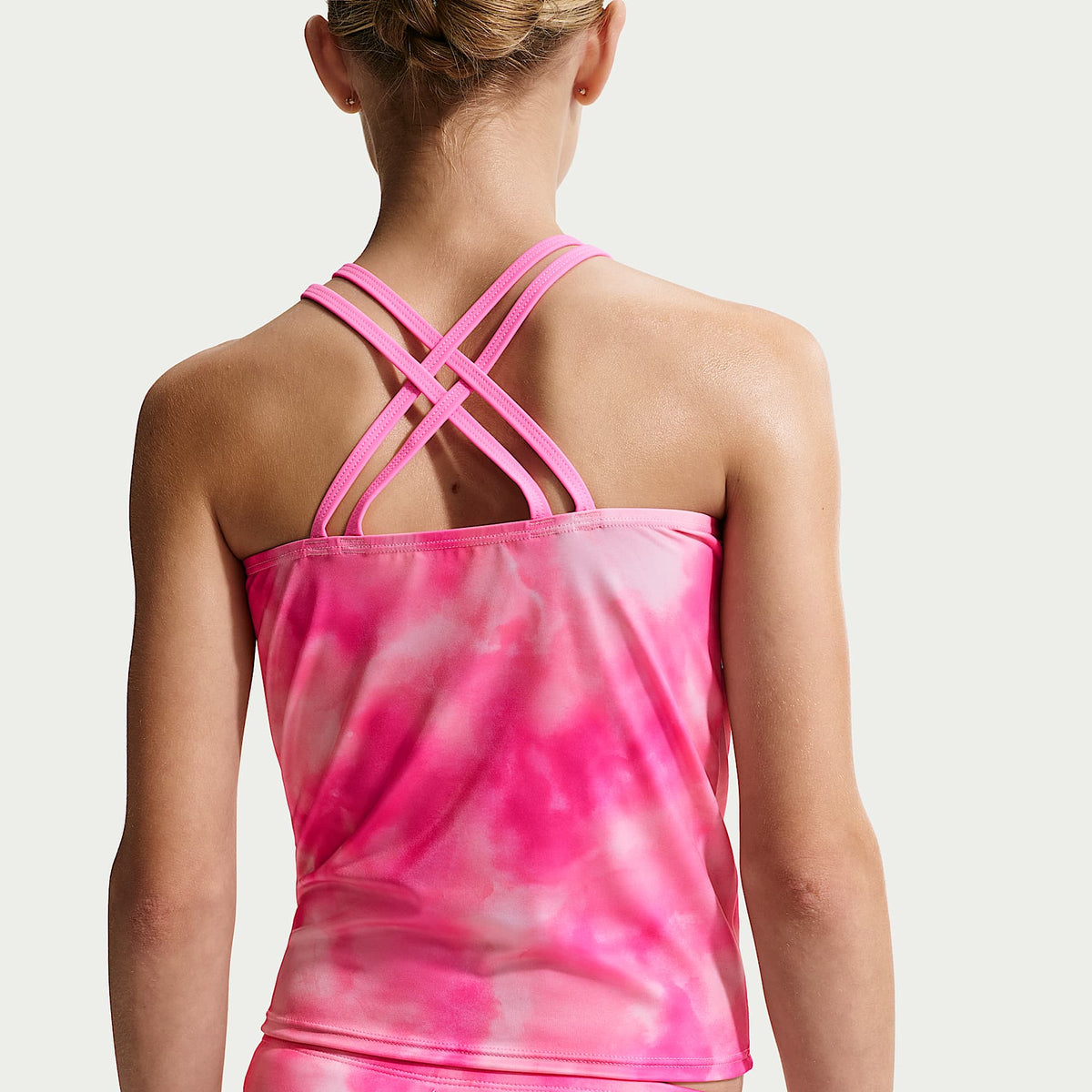 Conjunto de tankini con espalda cruzada para niña talla grande Nike Swim – Rosa resplandor – vista 3