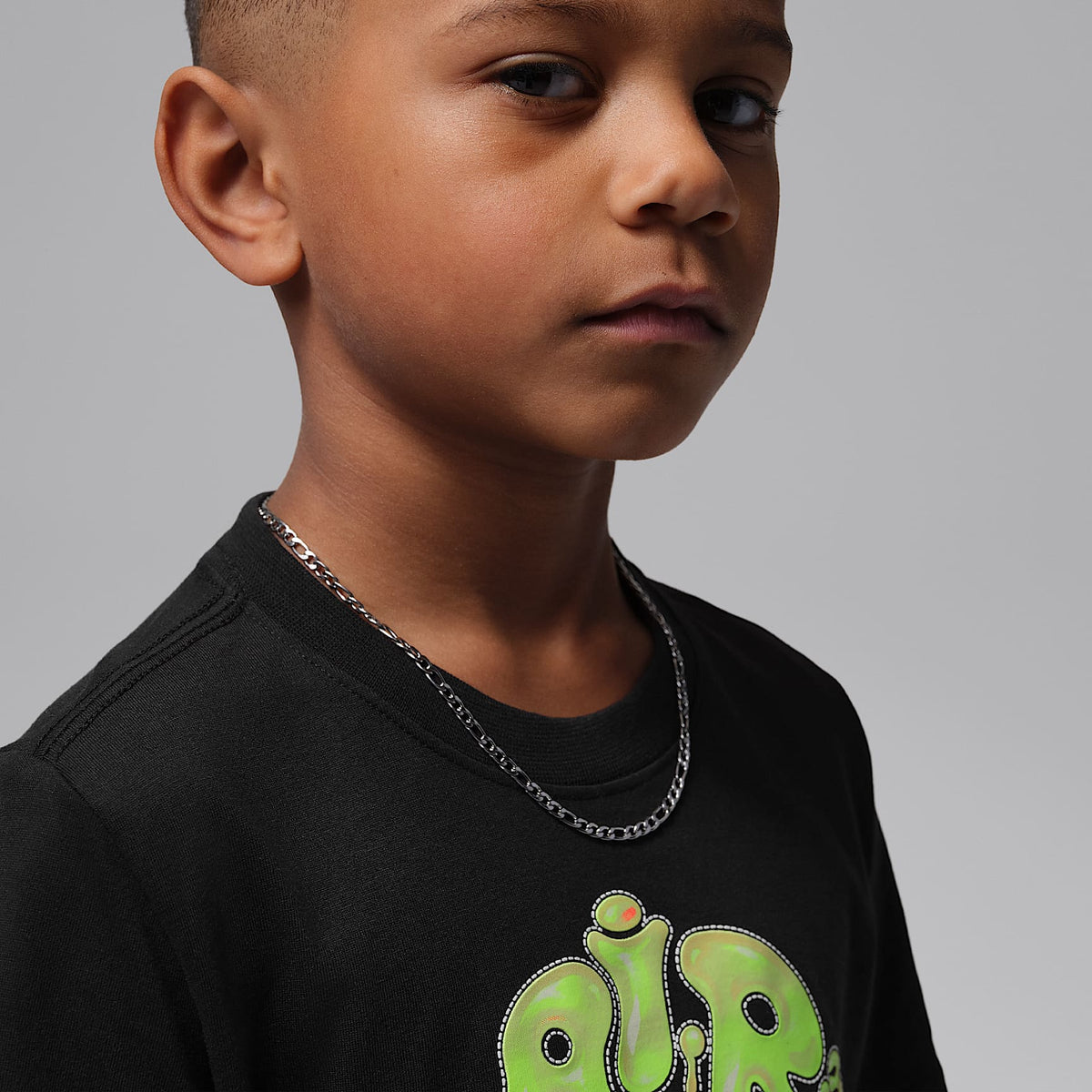 Playera estilo globo para niños talla pequeña Jordan Super Splash – Negro – vista 3