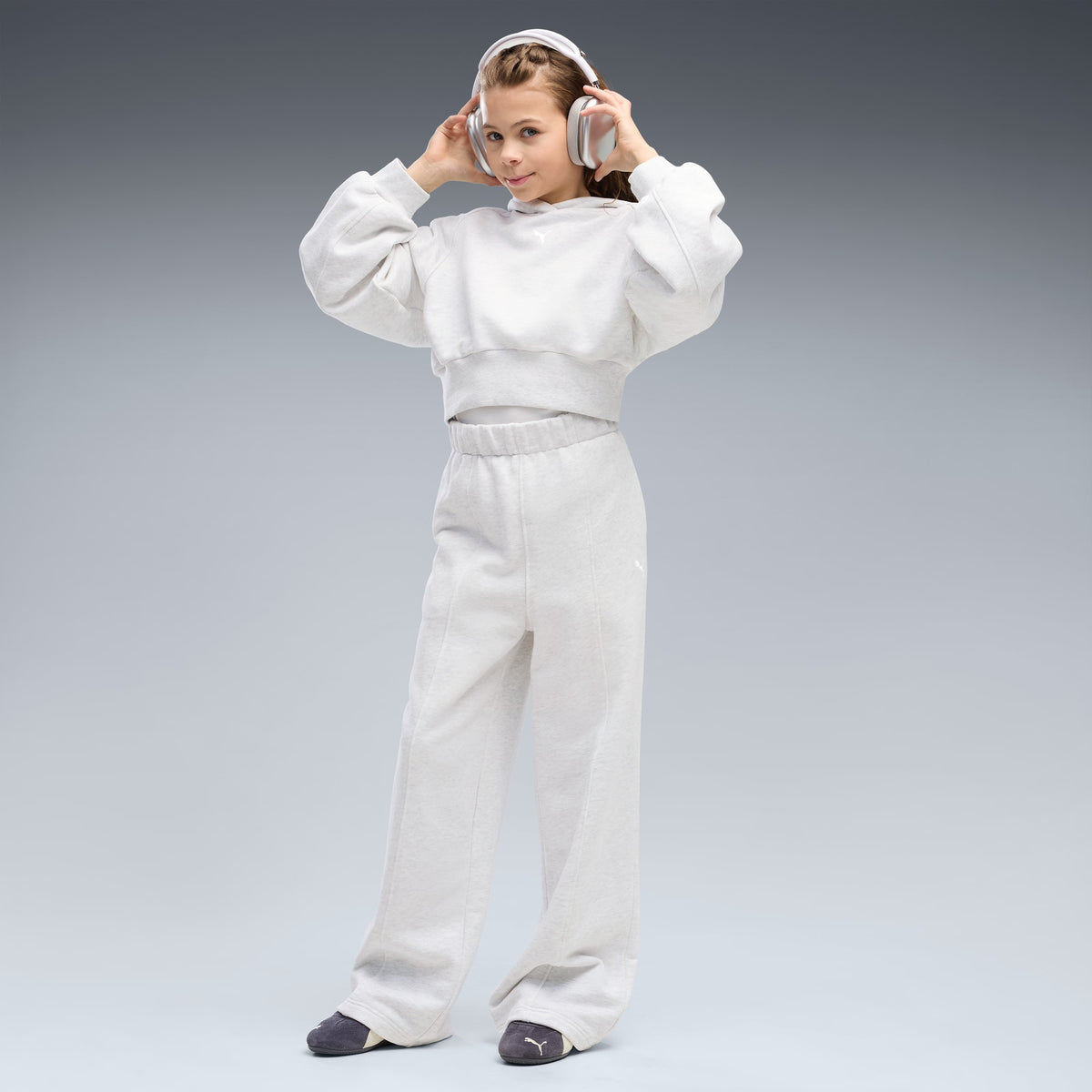 Sudadera con capucha recortada y mangas abombadas juvenil PUMA Essentials – White Glow Heather – vista 3