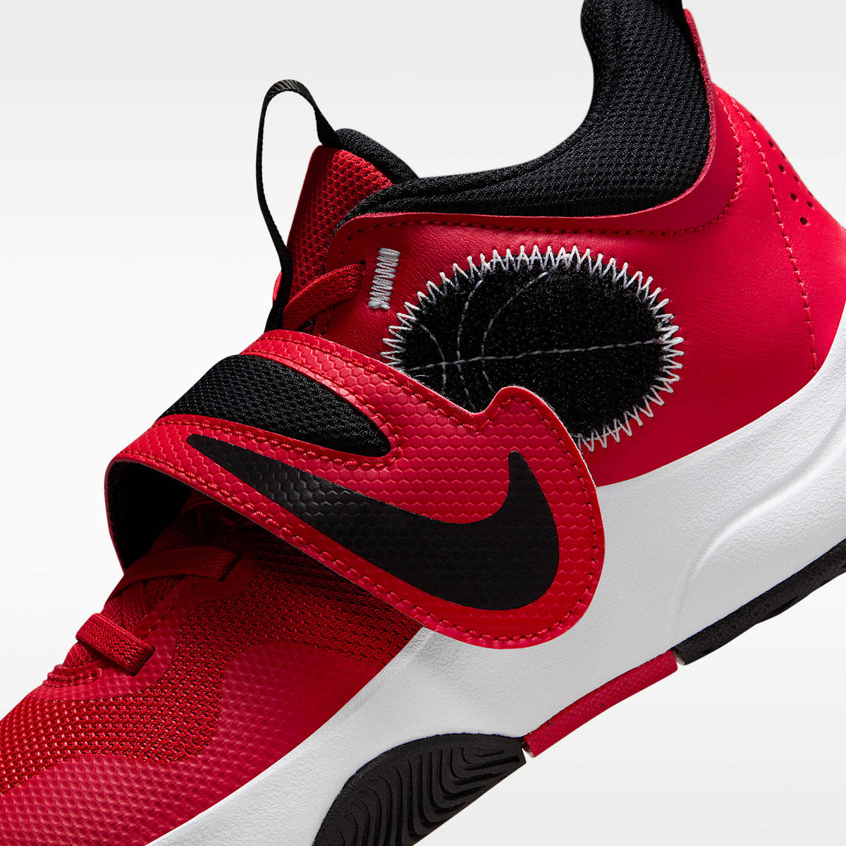 Nike Team Hustle D 11 – Rojo universitario/Blanco/Negro – vista 9