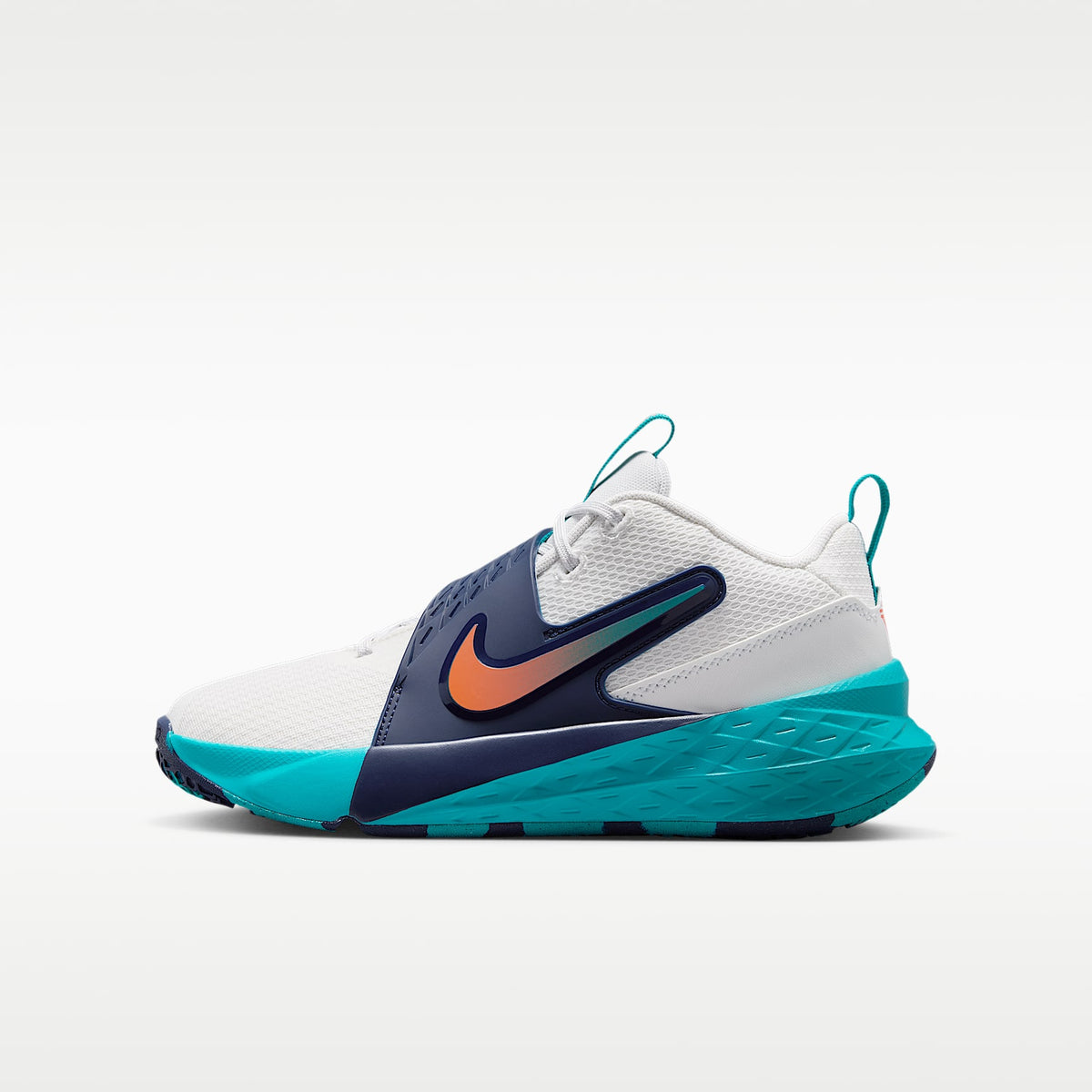 Nike Team Hustle D 12 – Blanco cumbre/Energía/Azul marino medianoche/Naranja seguridad – vista 1
