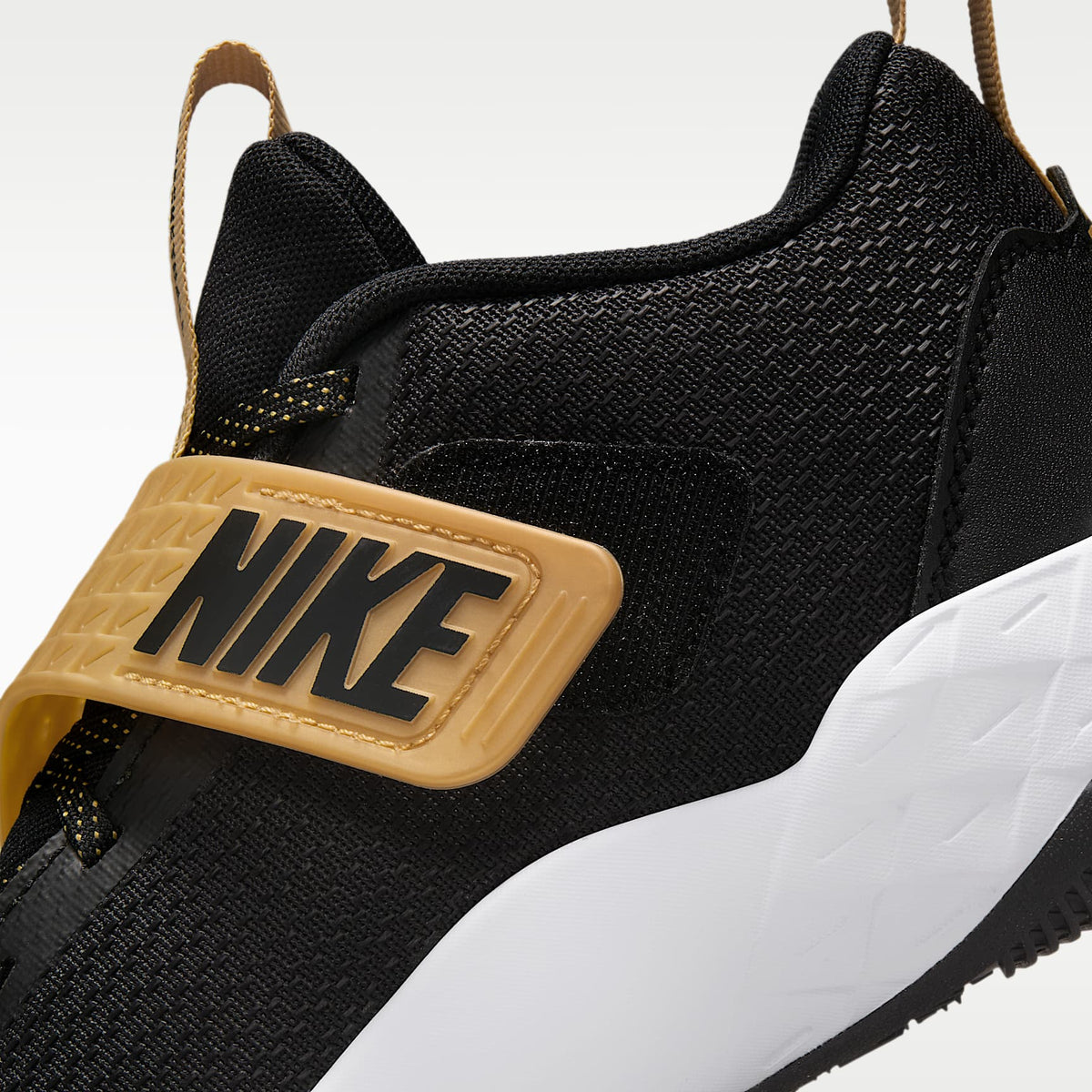 Nike Team Hustle D 12 – Negro/Oro metalizado/Blanco/Negro – vista 9