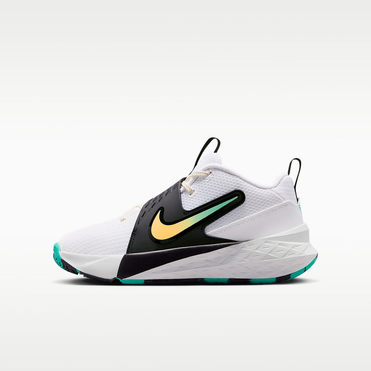 Nike Team Hustle D 12 – Blanco/Negro/Esmeralda transparente/Oro topacio – vista 1