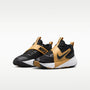 Nike Team Hustle D 12 – Negro/Oro metalizado/Blanco/Negro – vista 5