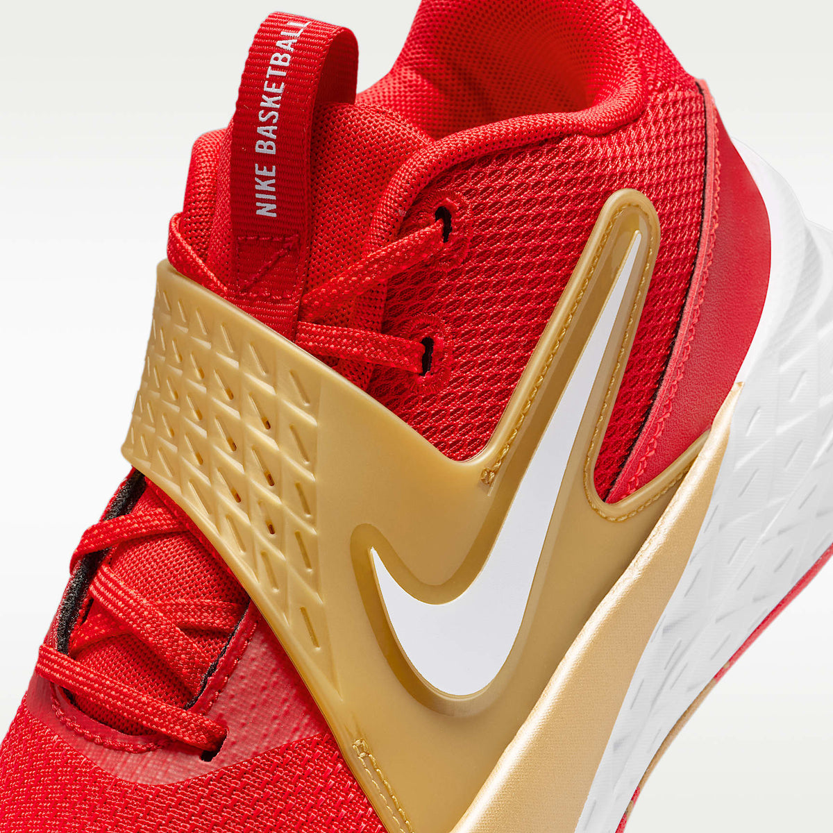 Nike Team Hustle D 12 – Rojo universitario/Oro metalizado/Carmesí brillante/Blanco – vista 7