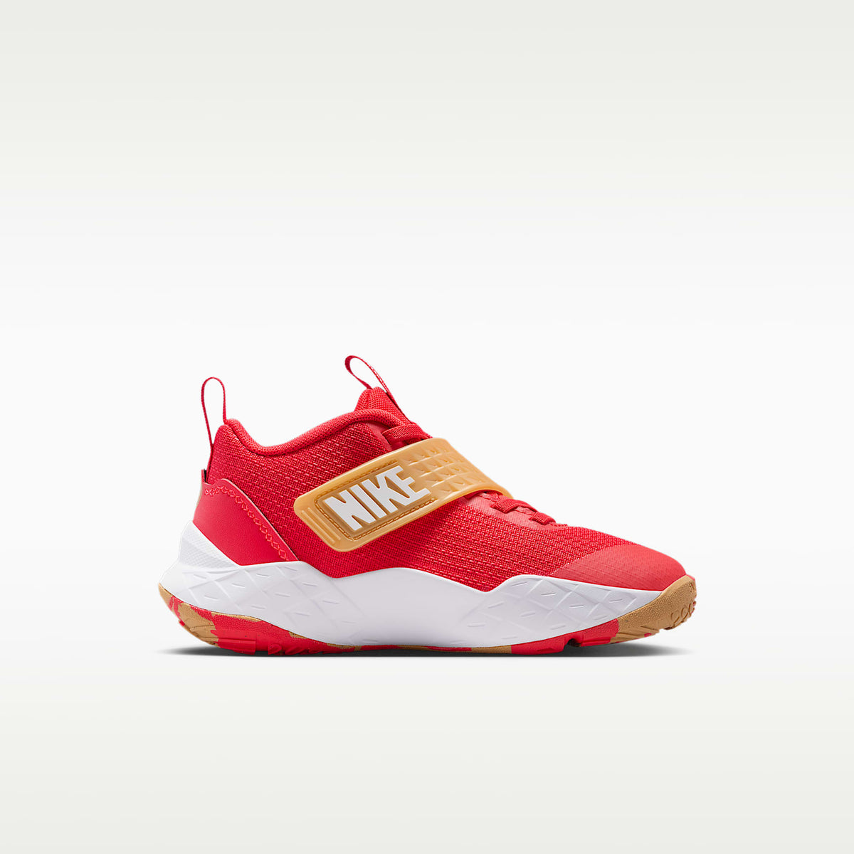 Nike Team Hustle D 12 – Rojo universitario/Oro metalizado/Carmesí brillante/Blanco – vista 3