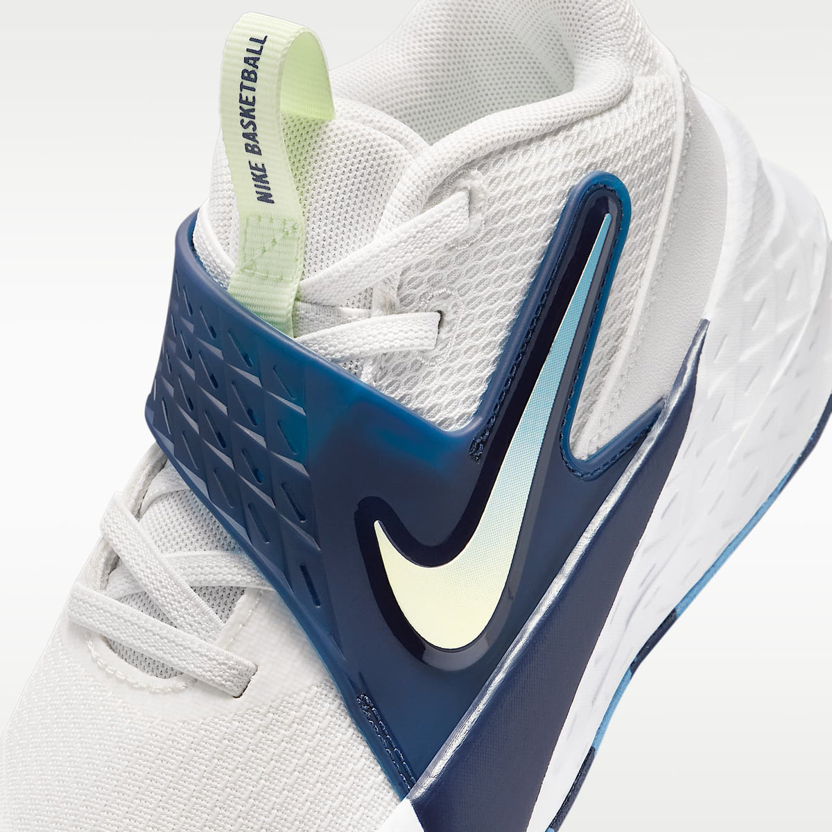 Nike Team Hustle D 12 – Blanco cumbre/Azul marino medianoche/Azul universitario/Tinte volt – vista 7