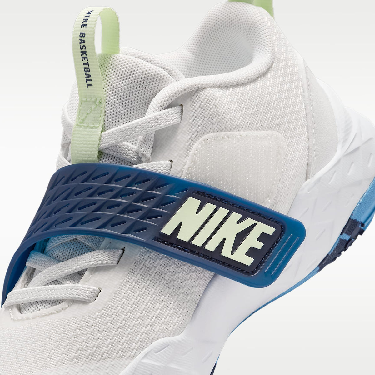Nike Team Hustle D 12 – Blanco cumbre/Azul marino medianoche/Azul universitario/Tinte volt – vista 9