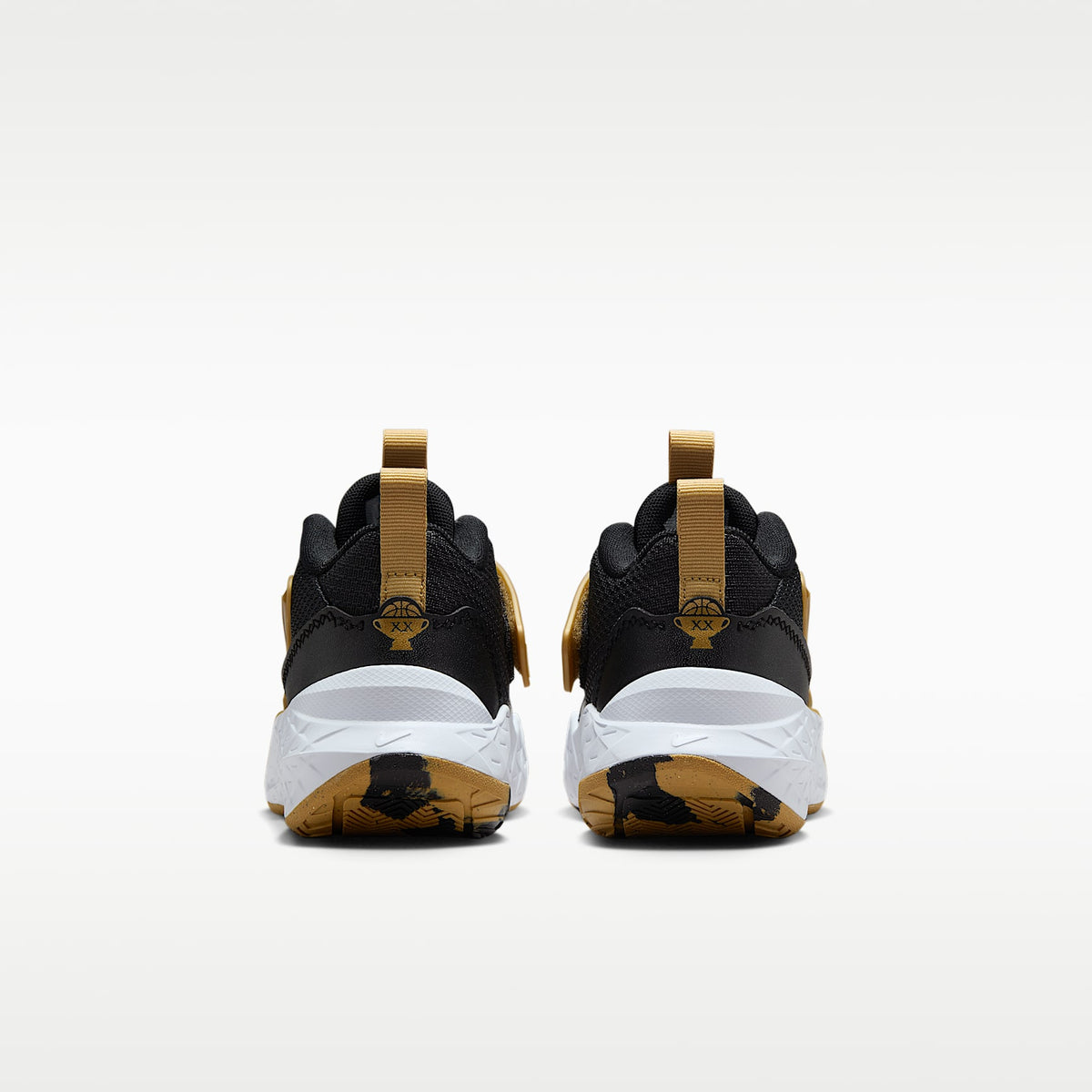 Nike Team Hustle D 12 – Negro/Oro metalizado/Blanco/Negro – vista 6
