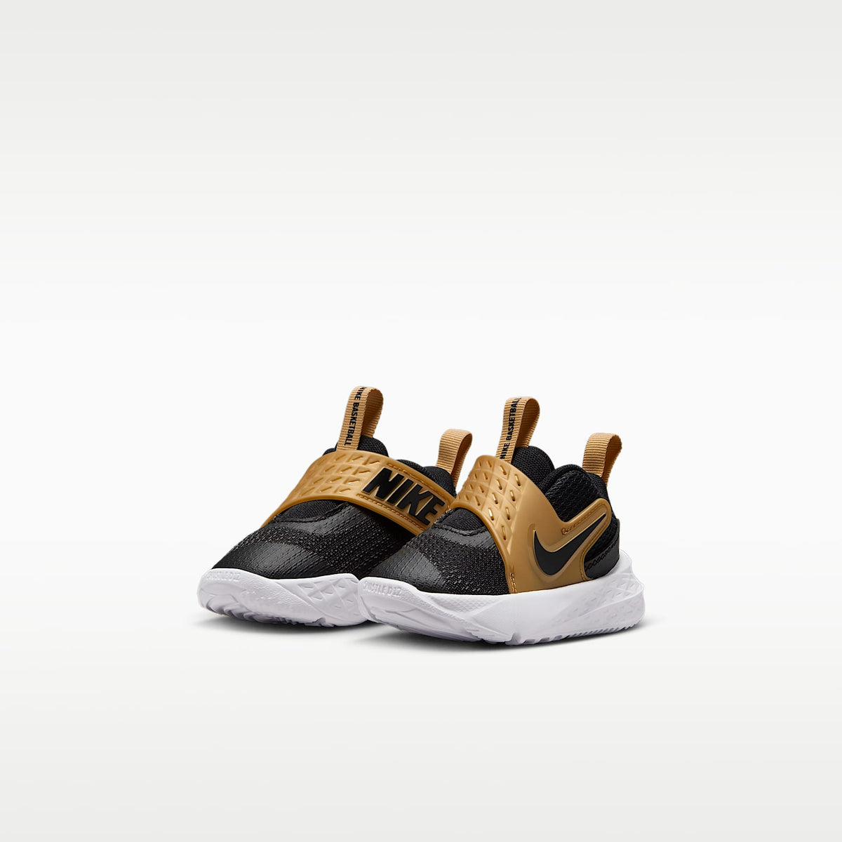 Nike Team Hustle D 12 – Negro/Oro metalizado/Blanco/Negro – vista 5