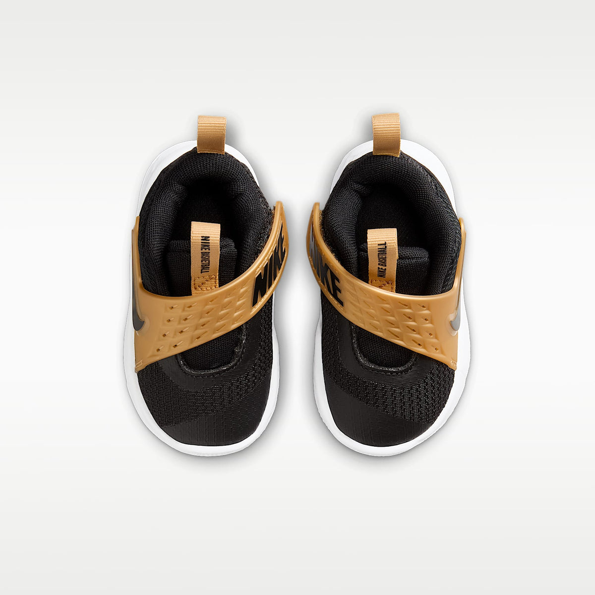 Nike Team Hustle D 12 – Negro/Oro metalizado/Blanco/Negro – vista 4
