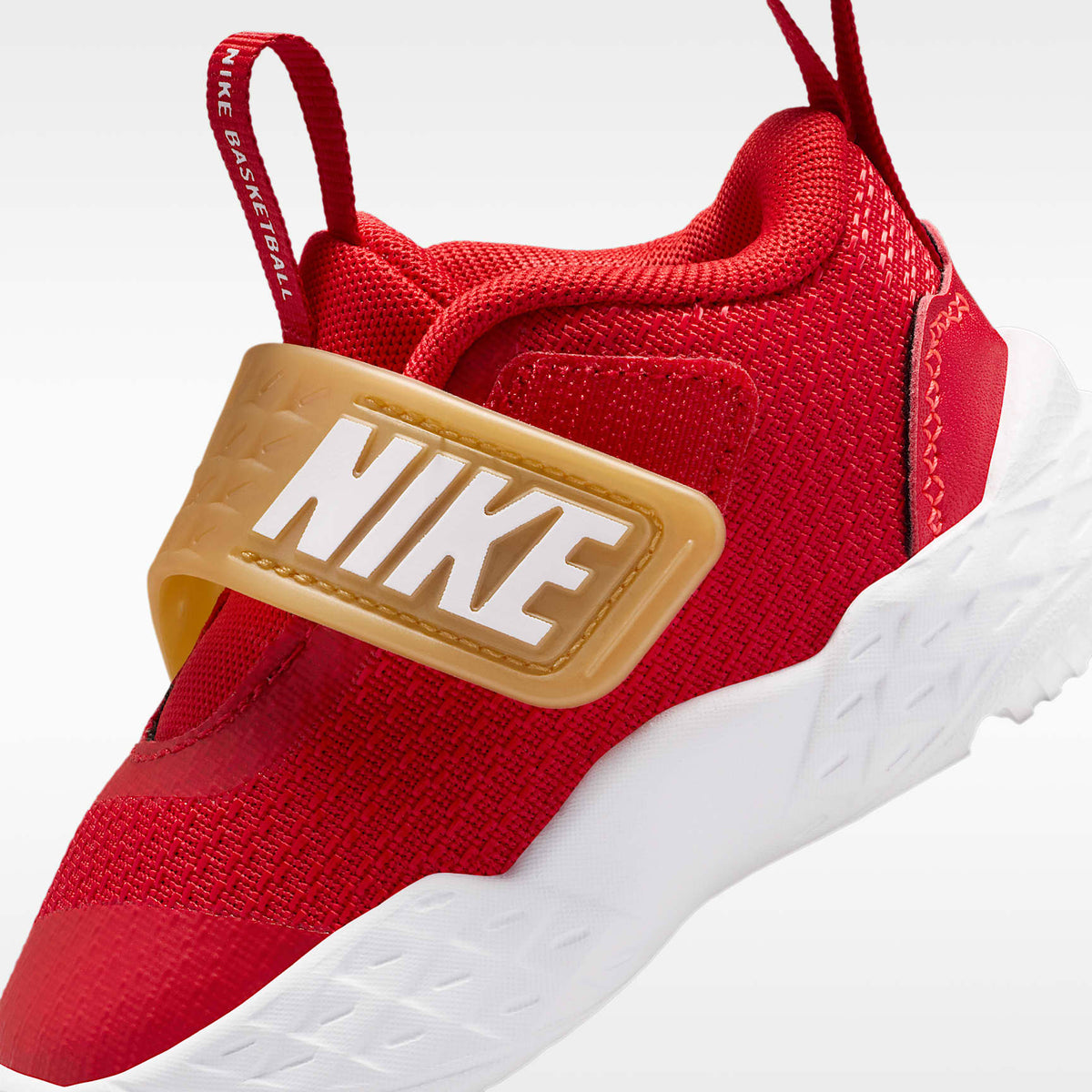 Nike Team Hustle D 12 – Rojo universitario/Oro metalizado/Carmesí brillante/Blanco – vista 8
