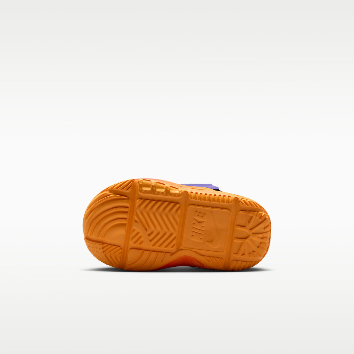 Nike Team Hustle D 12 – Negro/Naranja láser/Uva acción/Blanco – vista 2