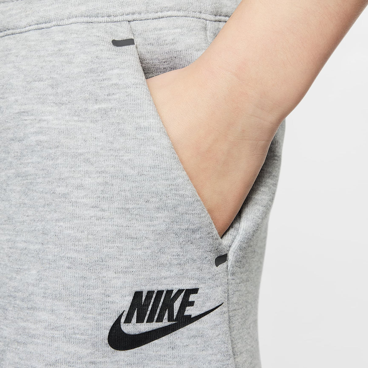 Conjunto de playera y shorts de Tech Fleece infantil Nike – Gris oscuro jaspeado – vista 6