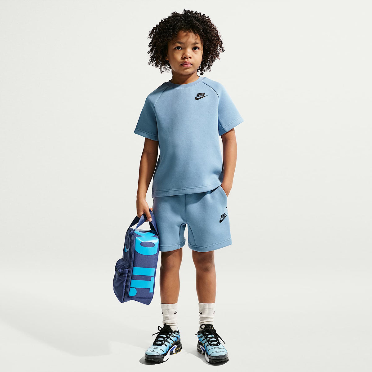 Conjunto de cuello redondo de dos piezas Nike para niños talla pequeña – Azul de trabajo – vista 1