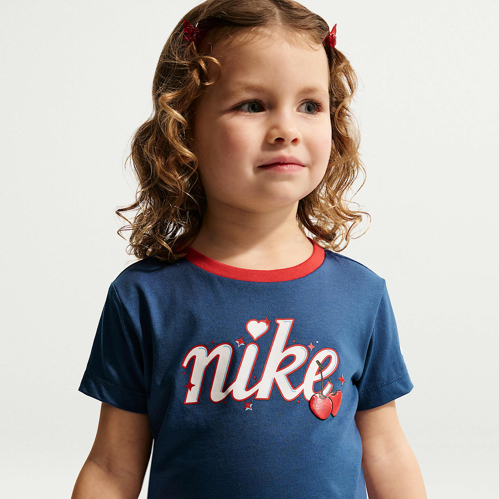 Conjunto de playera y shorts cruzados Dri-FIT infantil Nike – Rojo universitario – vista 2