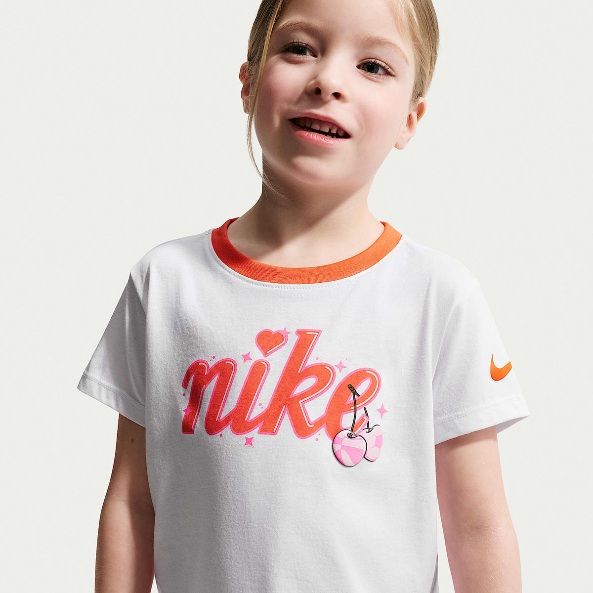 Conjunto de playera y shorts Crossover Dri-FIT para niños talla pequeña Nike – Naranja césped – vista 2