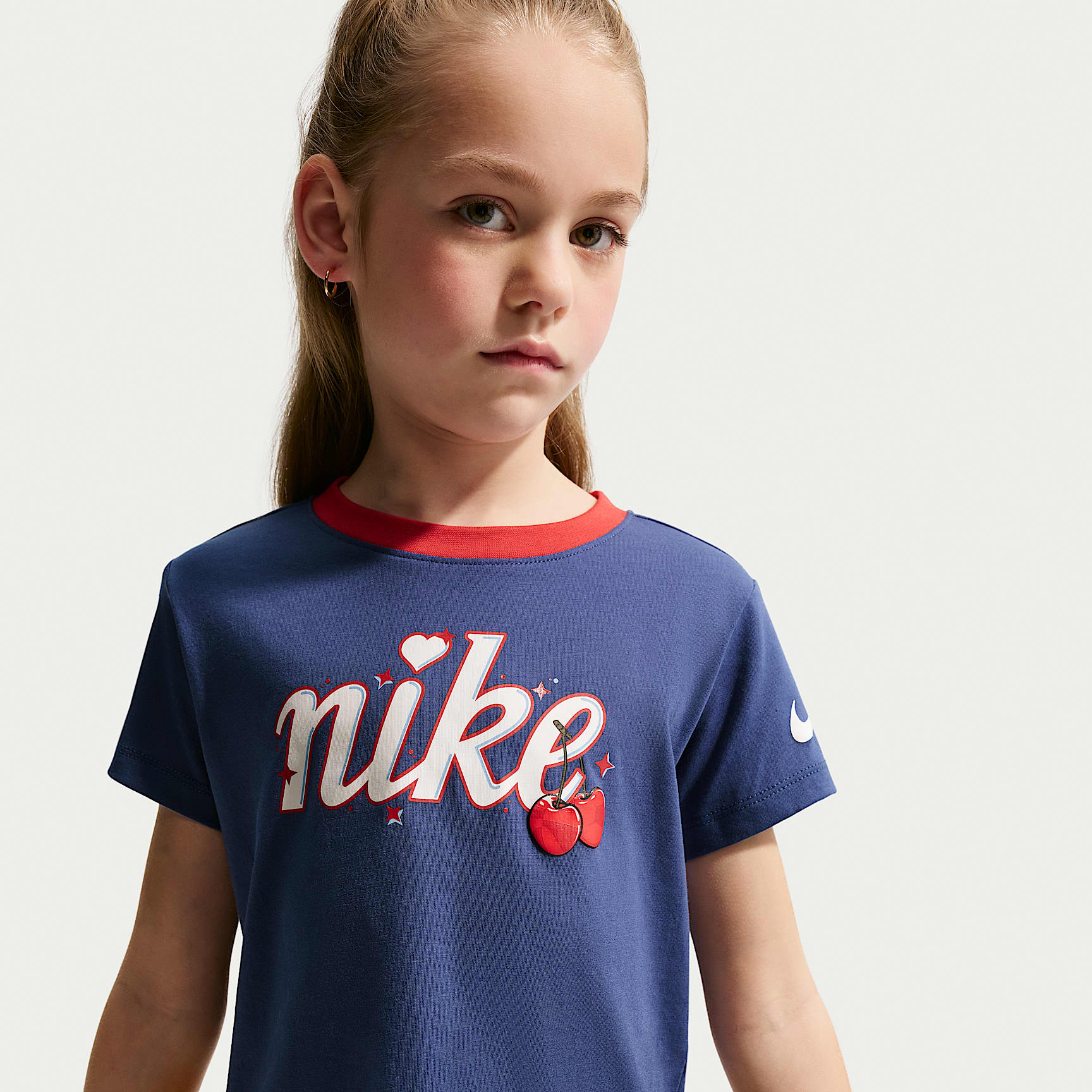 Conjunto de playera y shorts Crossover Dri-FIT para niños talla pequeña Nike – Rojo universitario – vista 2