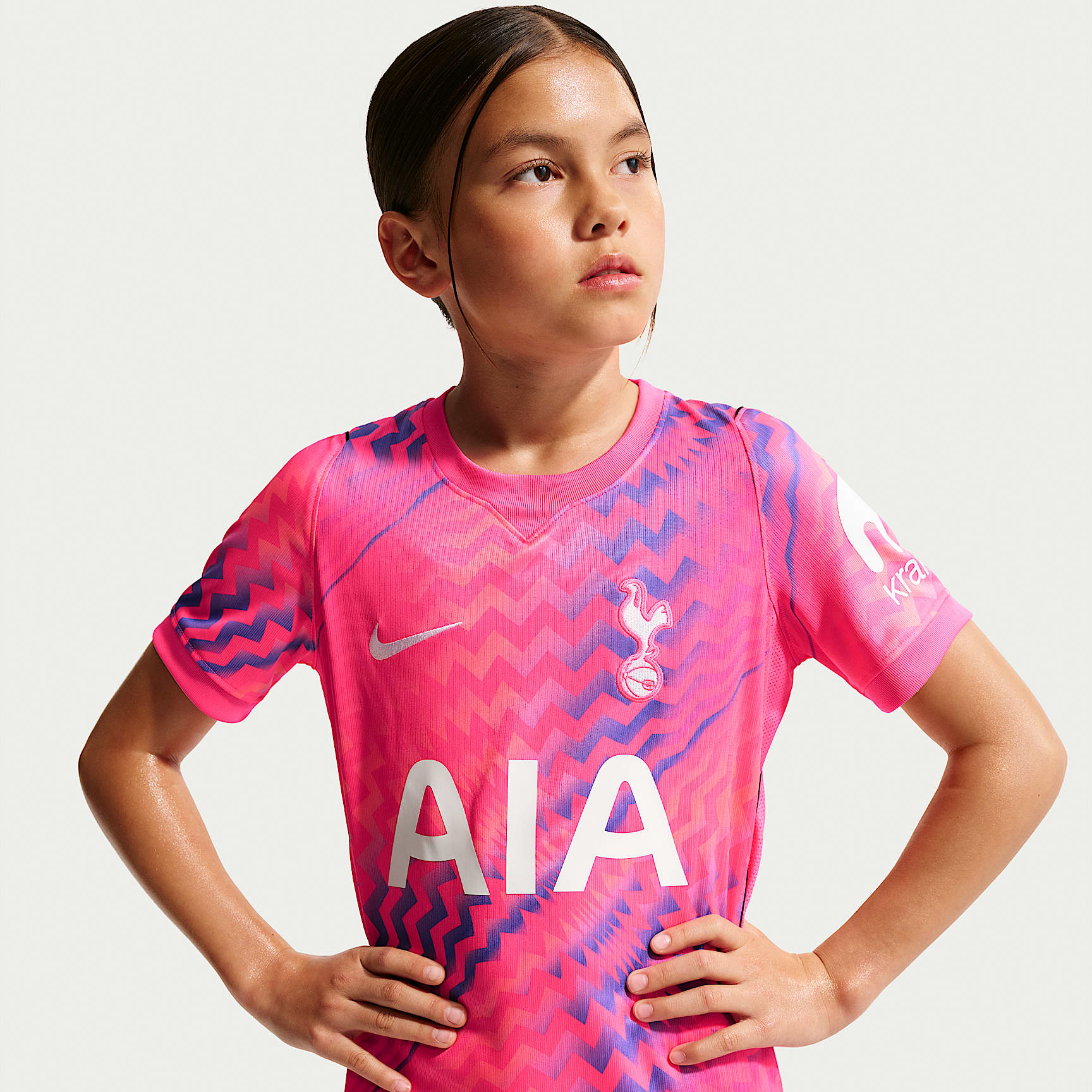 Jersey de futbol de manga corta Nike Dri-FIT Replica del Tottenham Hotspur portero 2026/27 Stadium para niños talla grande – Hiperrosa/Negro/Blanco – vista 2