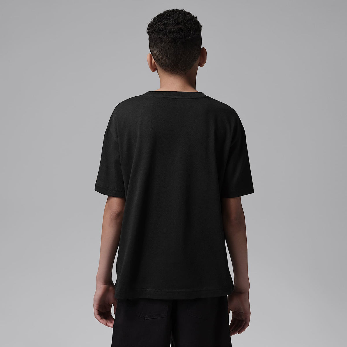 Playera retro para niños talla grande Toro Bravo Rings Jordan – Negro – vista 2