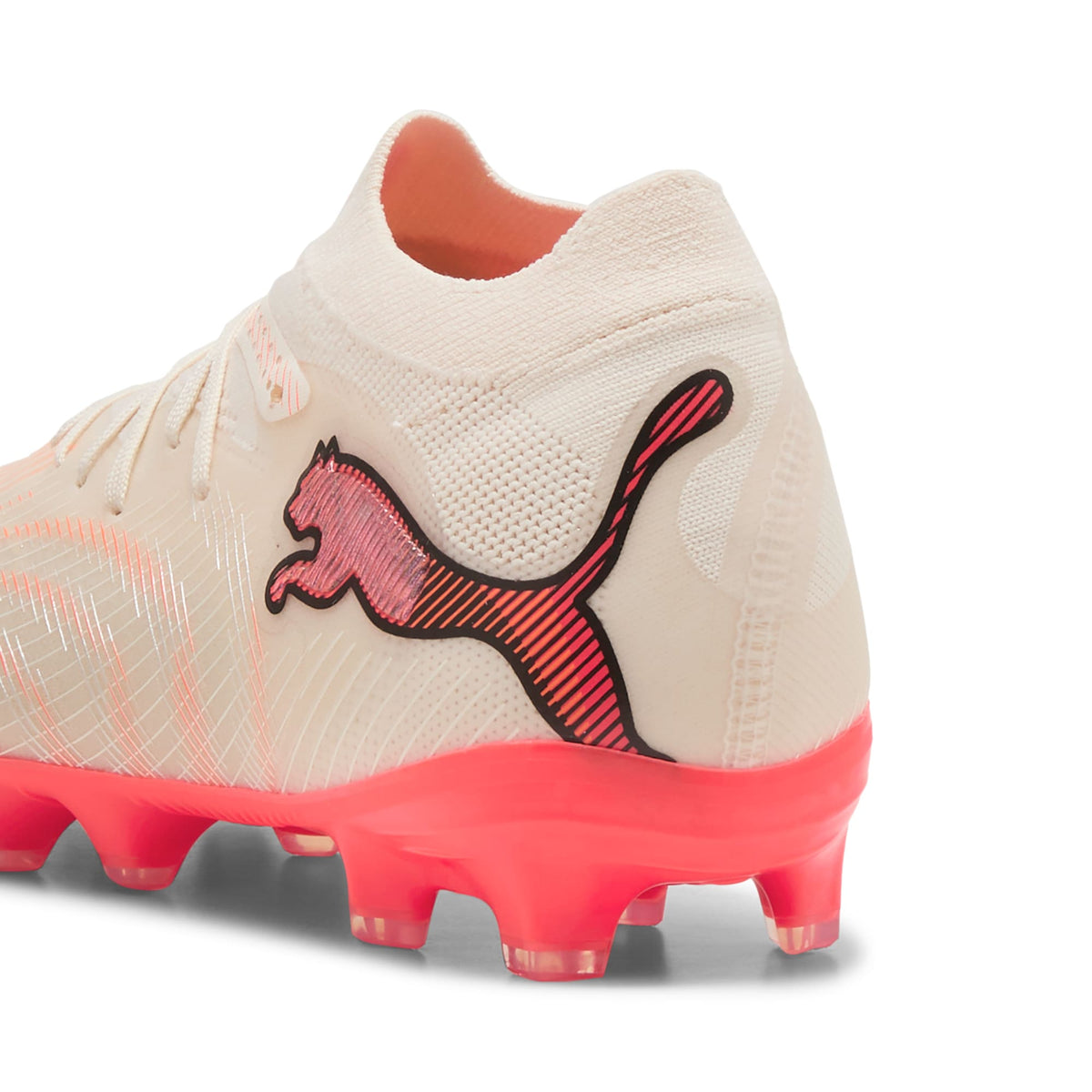 2 Colores, Tacos de futbol juveniles para superficies firmes y artificiales FUTURE 9 PRO – Sugared Almond-PUMA White-Ultra Red-PUMA Black – vista 3