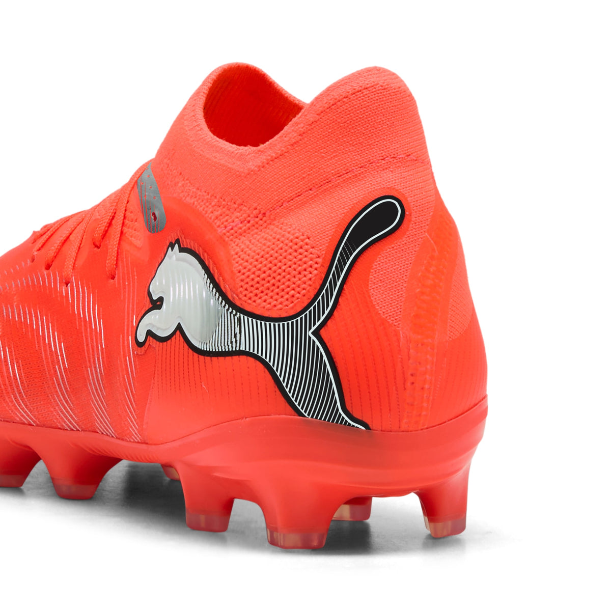 4 Colores, Tacos de futbol para superficies firmes y artificiales FUTURE 9 PRO para niños – Glowing Red-PUMA White-PUMA Black-PUMA Silver – vista 3