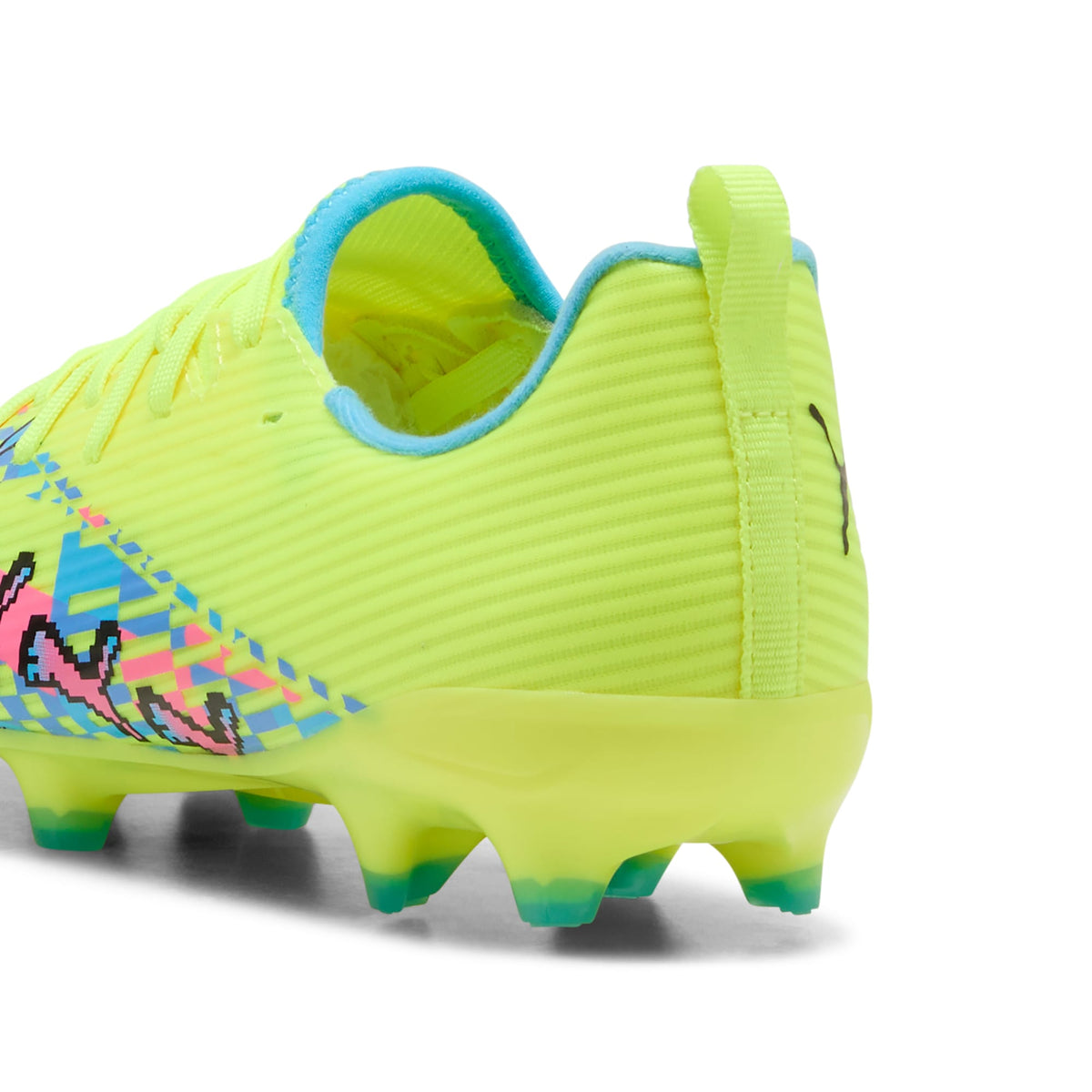 Tacos de futbol para superficies firmes y superficies artificiales ULTRA 7 MATCH ADVANCED LEVEL para niños – PUMA White-Blue Glimmer-Pink Glimmer-Yellow Alert – vista 3
