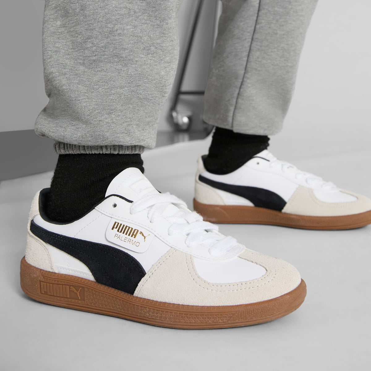 4 Colores, Tenis adolescentes de cuero Palermo – PUMA White-Vapor Gray-Gum – vista 2