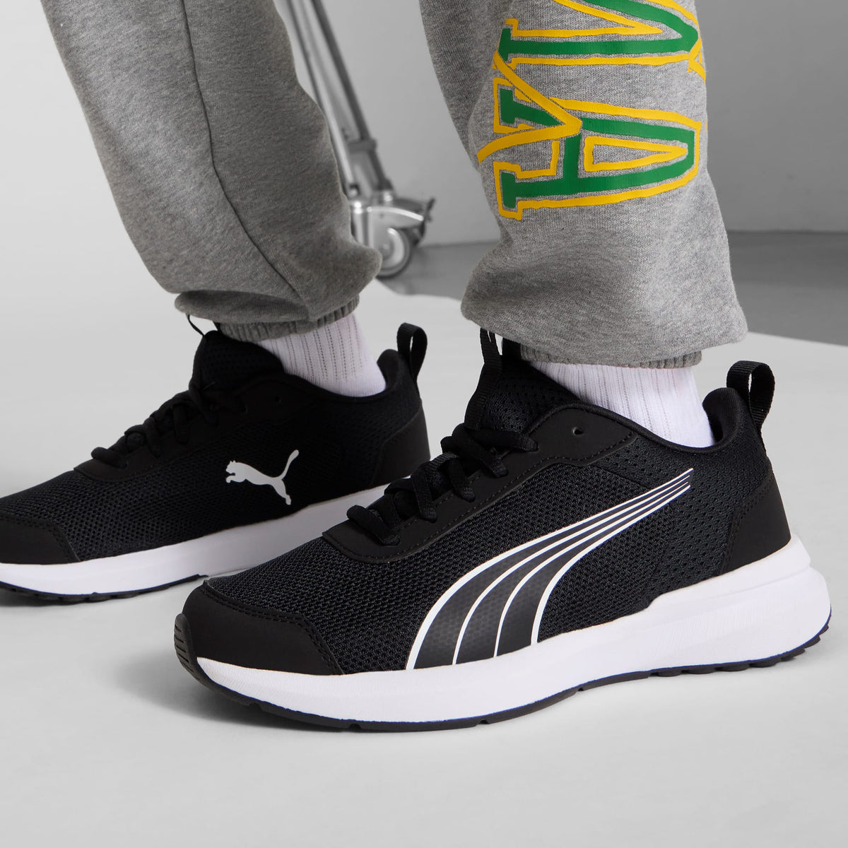 4 Colores, Tenis juvenil Kruz PROFOAM – Puma Black-Puma White – vista 2