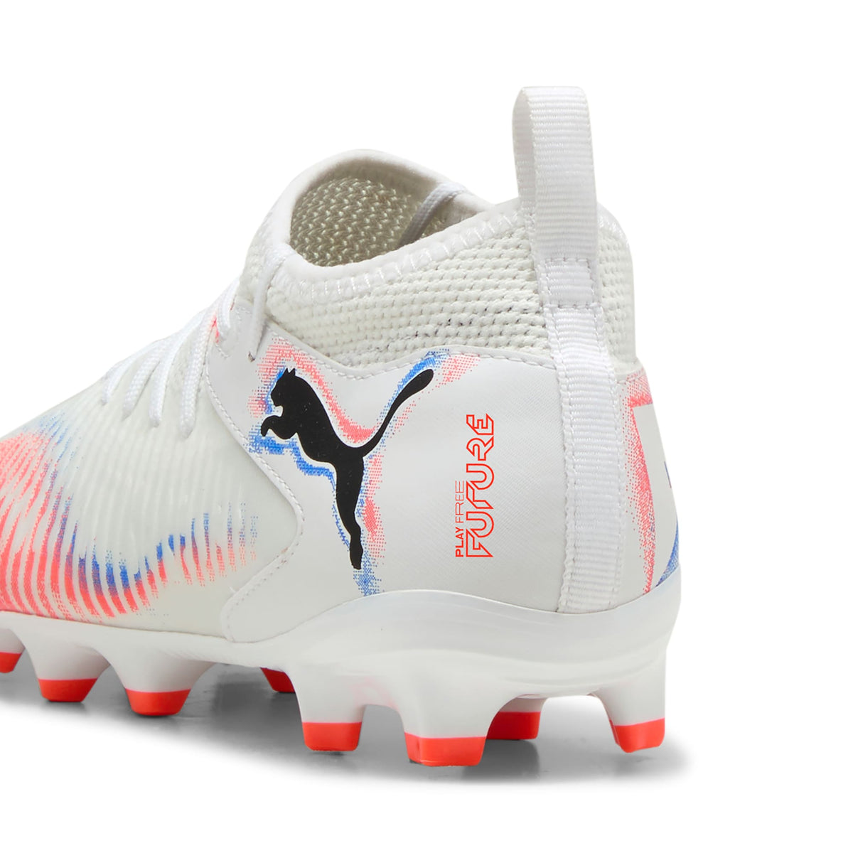 3 Colores, Tenis juveniles FUTURE 8 MATCH para superficies firmes y superficies artificiales – PUMA White-PUMA Black-Glowing Red – vista 3