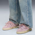 2 Colores, Tenis juveniles Suede Bloom – Misty Pink-Powder Pink – vista 2