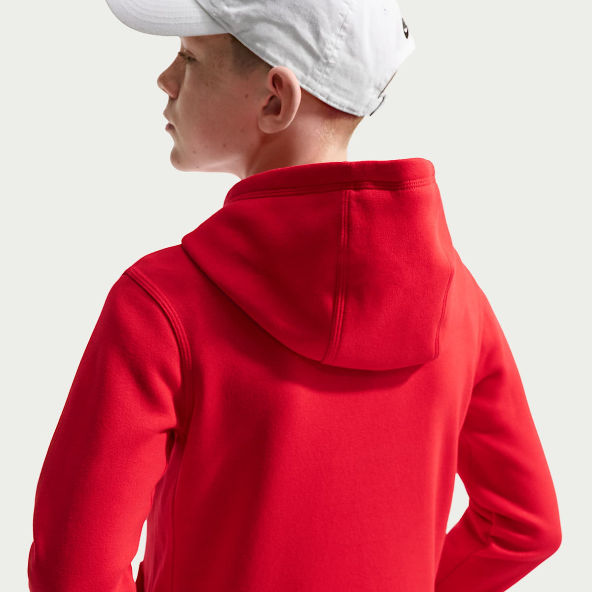 Sudadera con gorro sin cierre de fútbol Nike para niño talla grande USA Club – Rojo universitario/Vela – vista 2