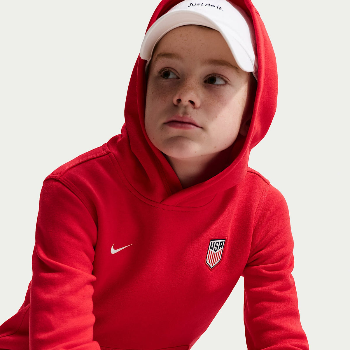 Sudadera con gorro sin cierre de fútbol Nike para niño talla grande USA Club – Rojo universitario/Vela – vista 3