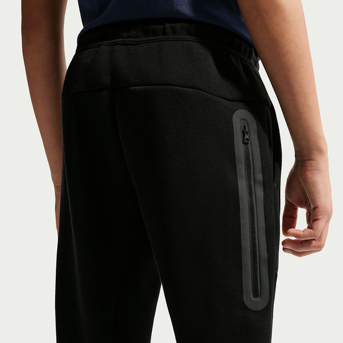 Pants de fútbol Nike para niño talla grande USMNT Tech Fleece – Negro/Rojo reto – vista 3