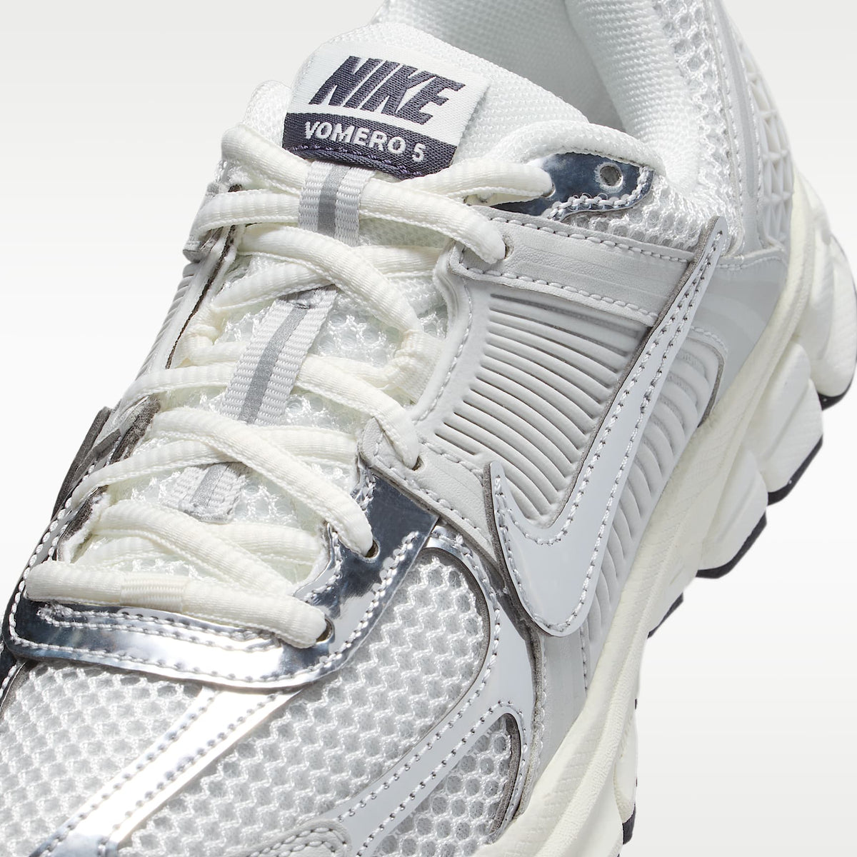 Nike Vomero 5 – Polvo fotón/Parrilla/Vela/Cromo – vista 7