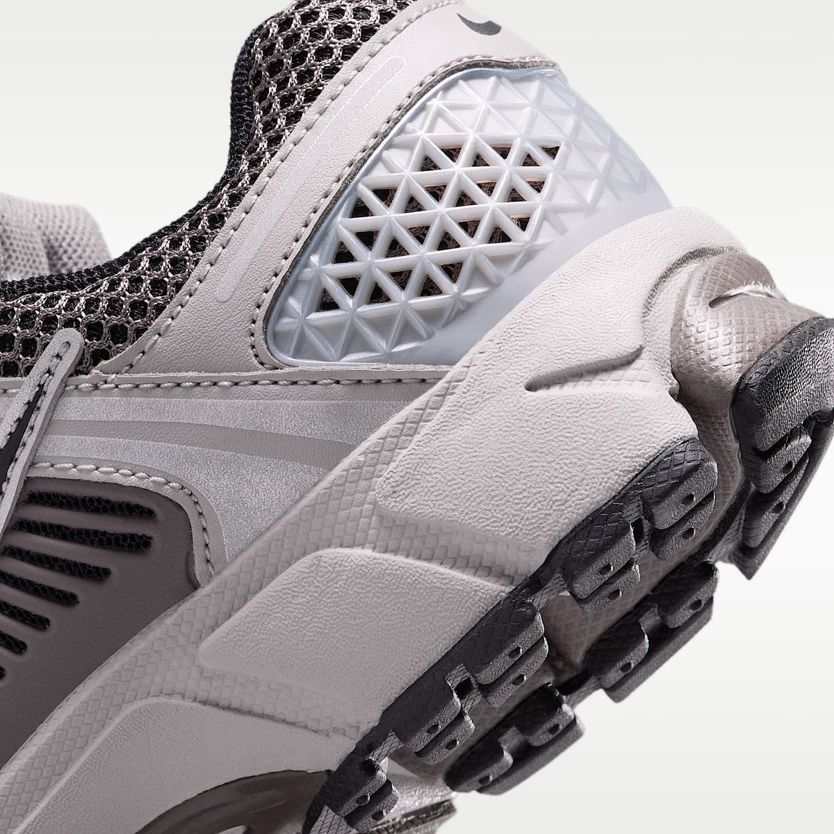 Nike Vomero 5 – Gris universitario/Cueva/Plata metalizado/Negro – vista 8